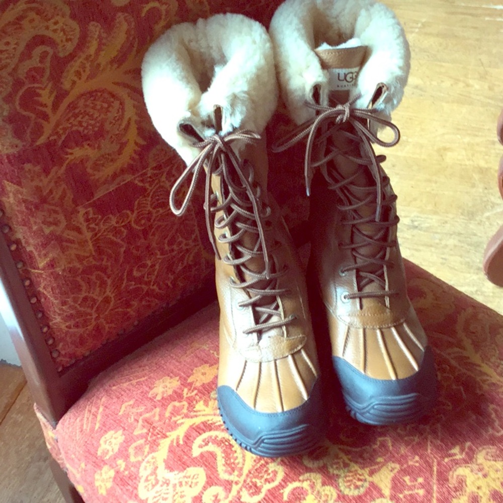 UGG Women’s Adirondack Tall Boots Size 9 Chestnut